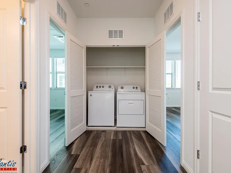 6818 Chroma Ct — Photo 15