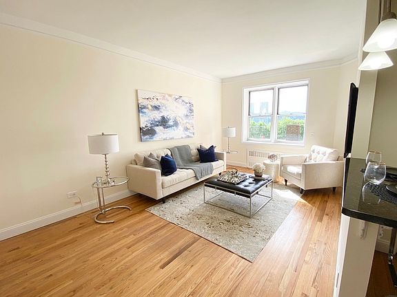 2nd image of 330 Haven Ave APT Gg