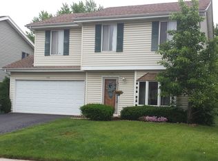 1151 Needham Rd, Naperville, IL 60563