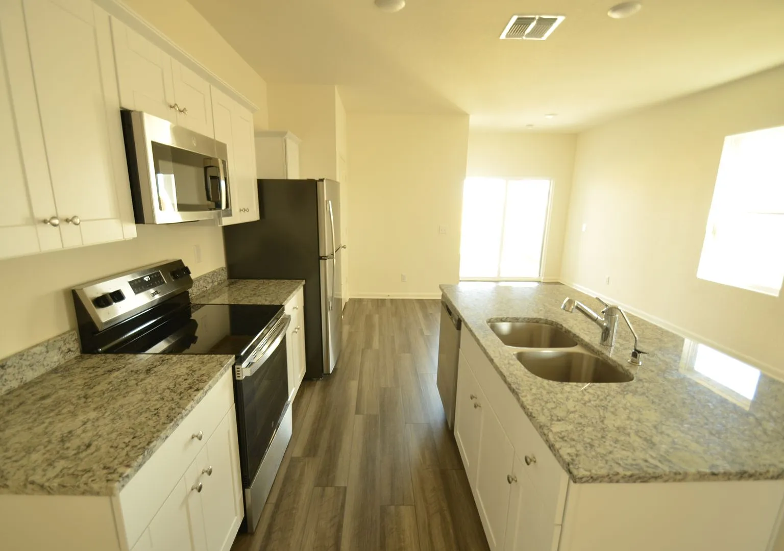 New Build Home For Rent — Photo 3
