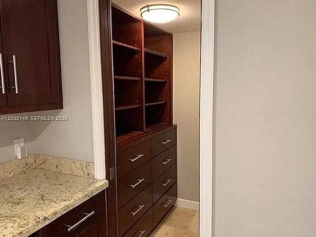 423 Alhambra Cir — Photo 12