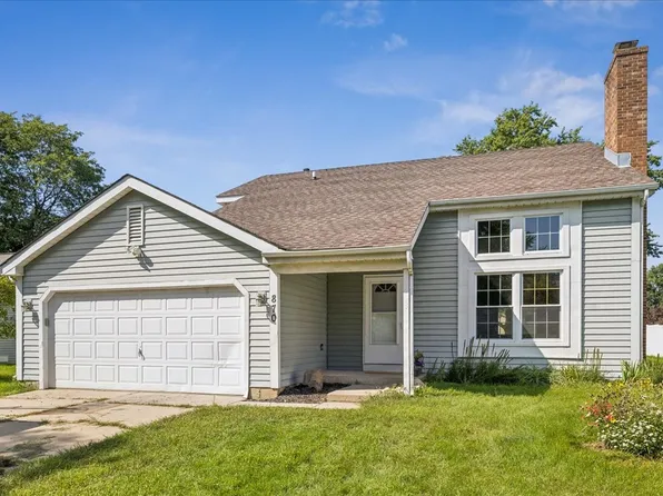 870 Boxwood Dr, Crystal Lake, IL 60014