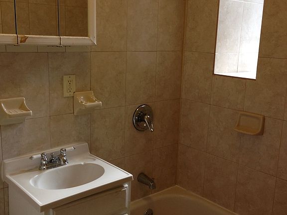 5th image of 1961 Madison Ave #3F