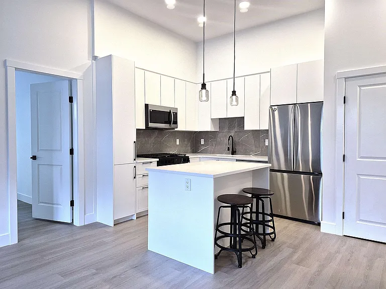 3528 146a St #107 — Photo 6