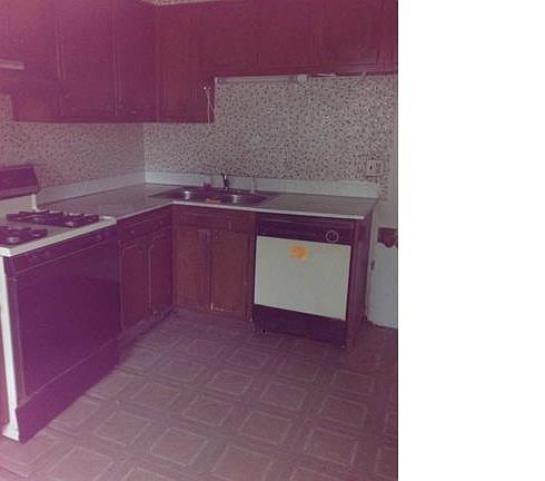 3rd image of 2248 S Park St