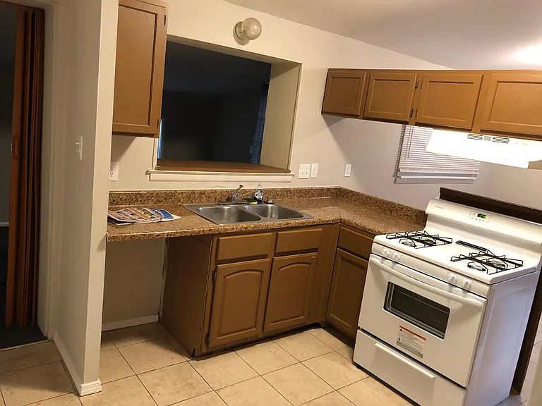 29852 Fairfax St — Photo 5