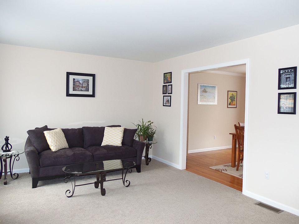 24 Spoonville Rd, East Granby, CT 06026 Zillow