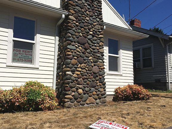 2nd image of 905 Crawford St