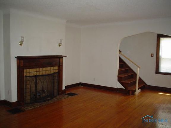 2nd image of 315 W Gramercy Ave