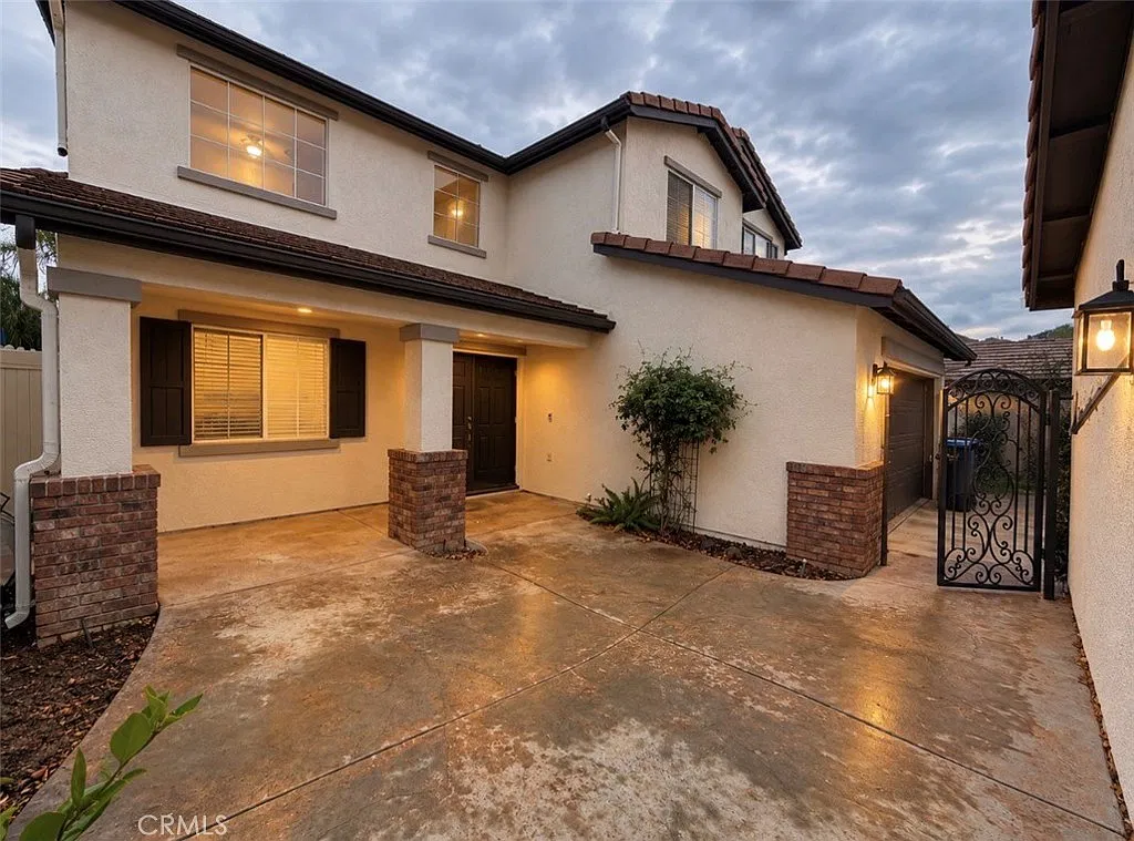 5 bed, 2794 sqft, $3,800 — Photo 3