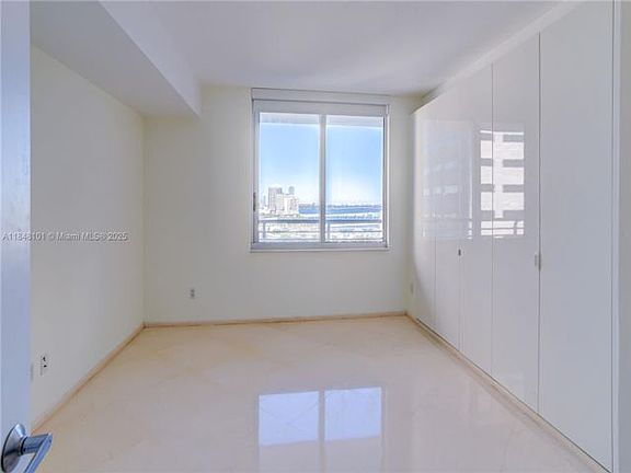 3rd image of 325 Biscayne Blvd #2418