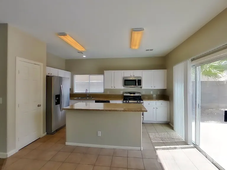 717 Horse Stable Ave — Photo 4