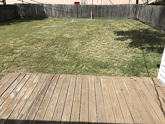 4th image of 3005 Topeka St