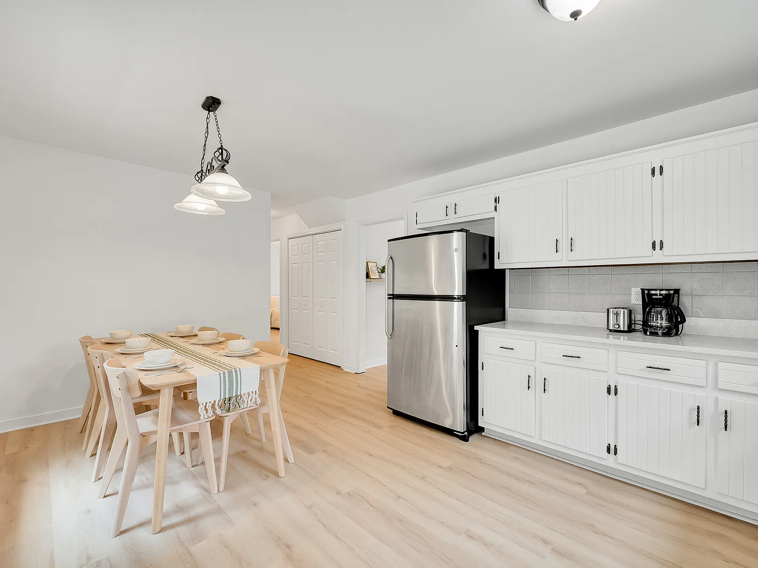 4 bed, 1296 sqft, $4,295 — Photo 4