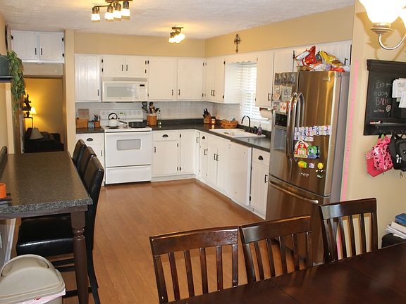 4th image of 5548 Whirlaway Ln