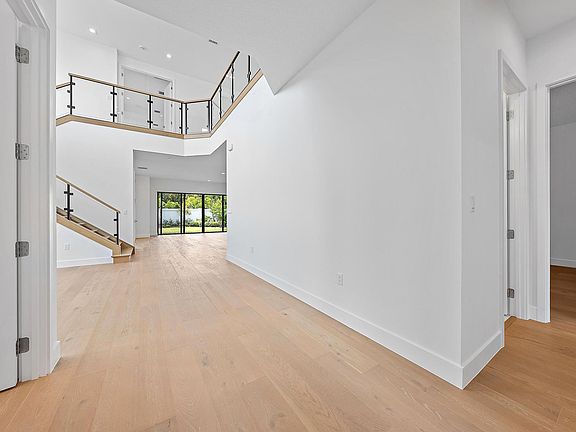 3rd image of 9204 Silver Marsh Ln