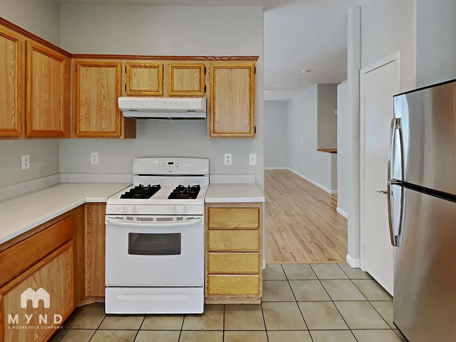3 bed, 2.0 bath, 1244 sqft, $2,030 — Photo 4