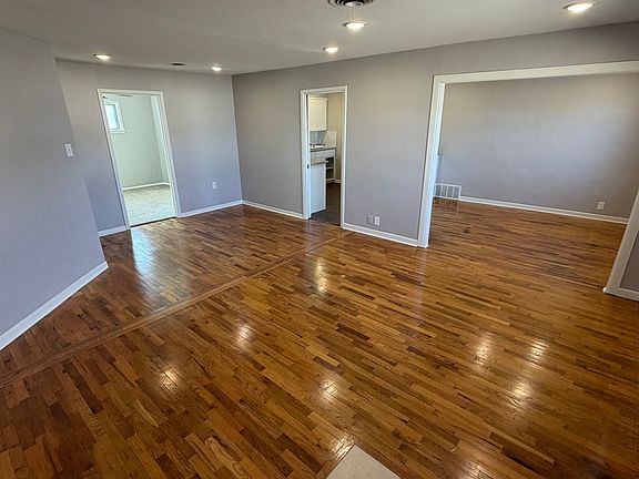 2nd image of 1418 9th Ave