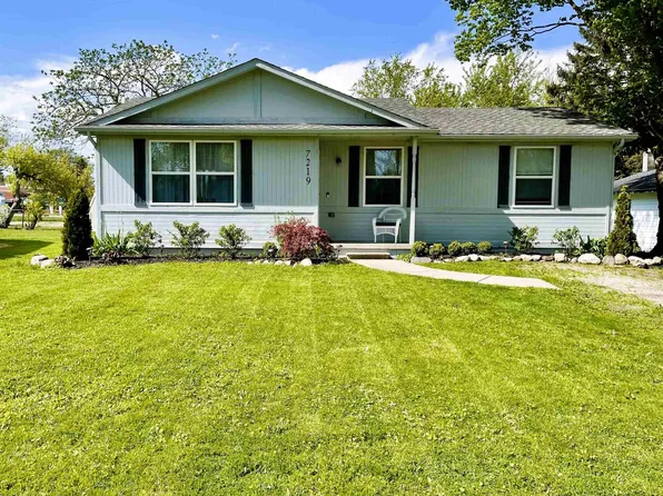 7219 Hubbard St, Lexington, MI 48450
