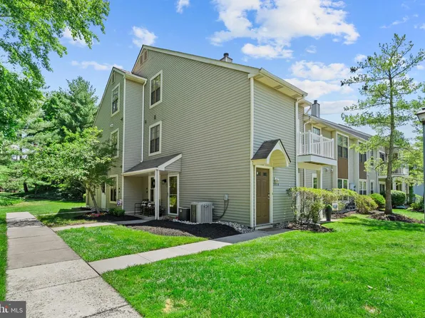 251-A Everly Ct, Mount Laurel, NJ 08054