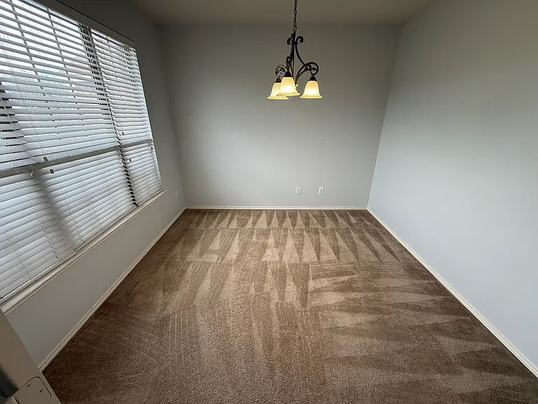 2417 Forest Creek Dr — Photo 3
