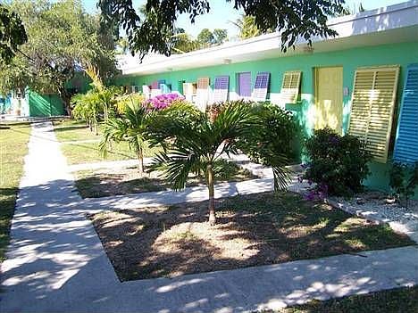 3rd image of 7196 Overseas Hwy