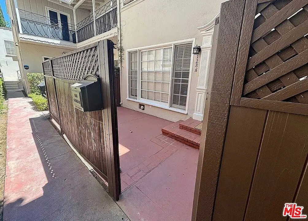 2 bed, 1.5 bath, 1200 sqft, $3,995 — Photo 2