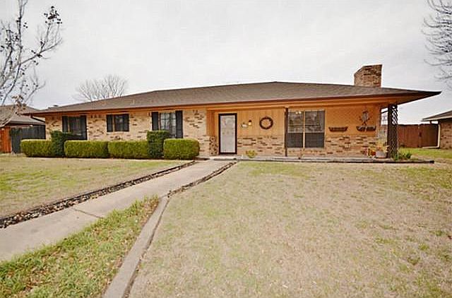 1st image of 202 Hacienda Dr