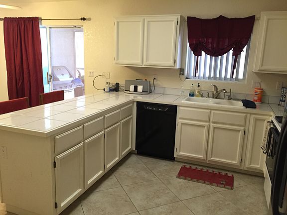 3rd image of 3741 Beachview Dr