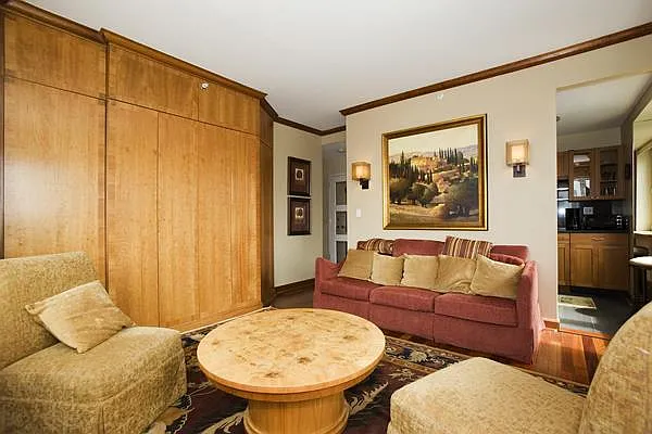 Sold by Domus Realty | media 2