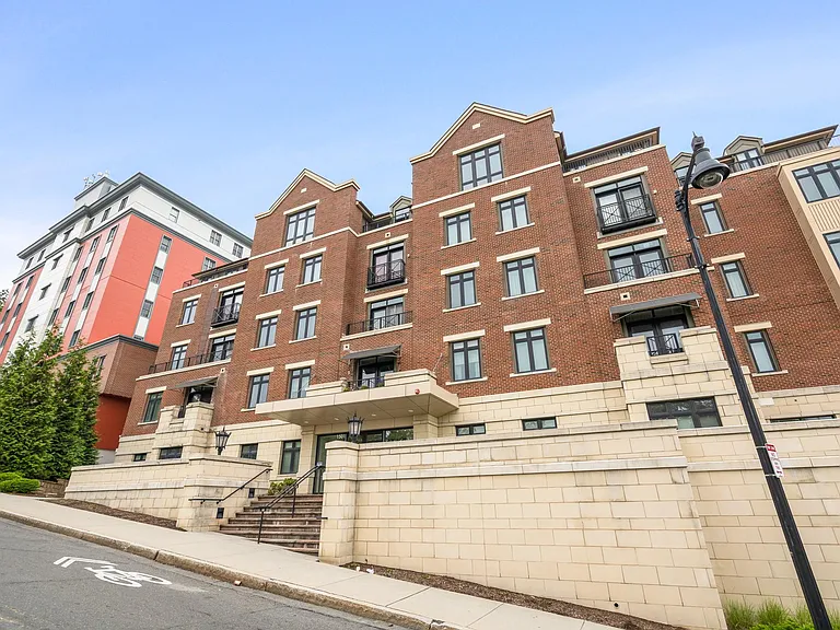 1501 Commonwealth Ave #103 — Photo 2
