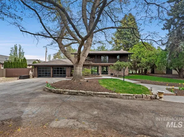4708 W Hillcrest View Dr, Boise, ID 83705