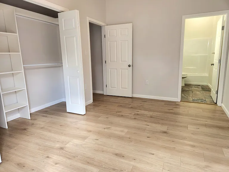 726 W Star St — Photo 4