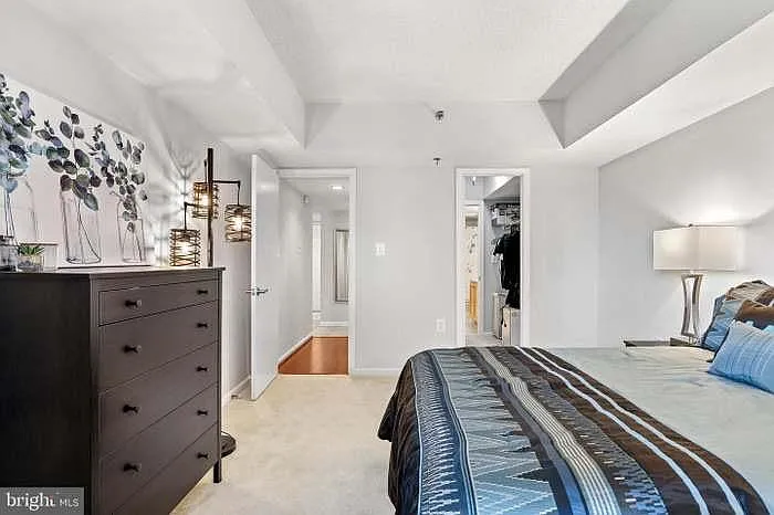1001 N Randolph St #405 — Photo 8