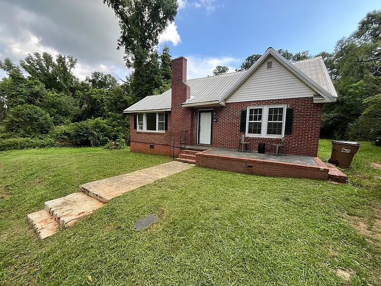 445 Glover St — Photo 8