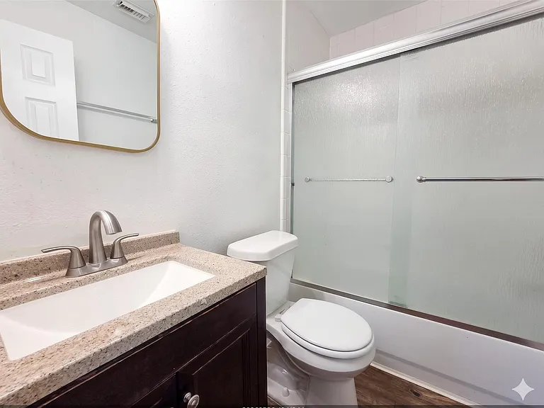 638 Aldenwick Ln — Photo 12