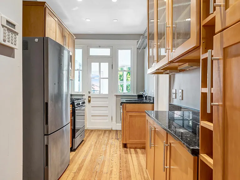 1720 34th St NW — Photo 8