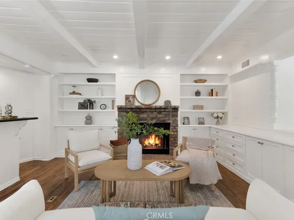 16920 Strawberry Dr, Encino, CA 91436