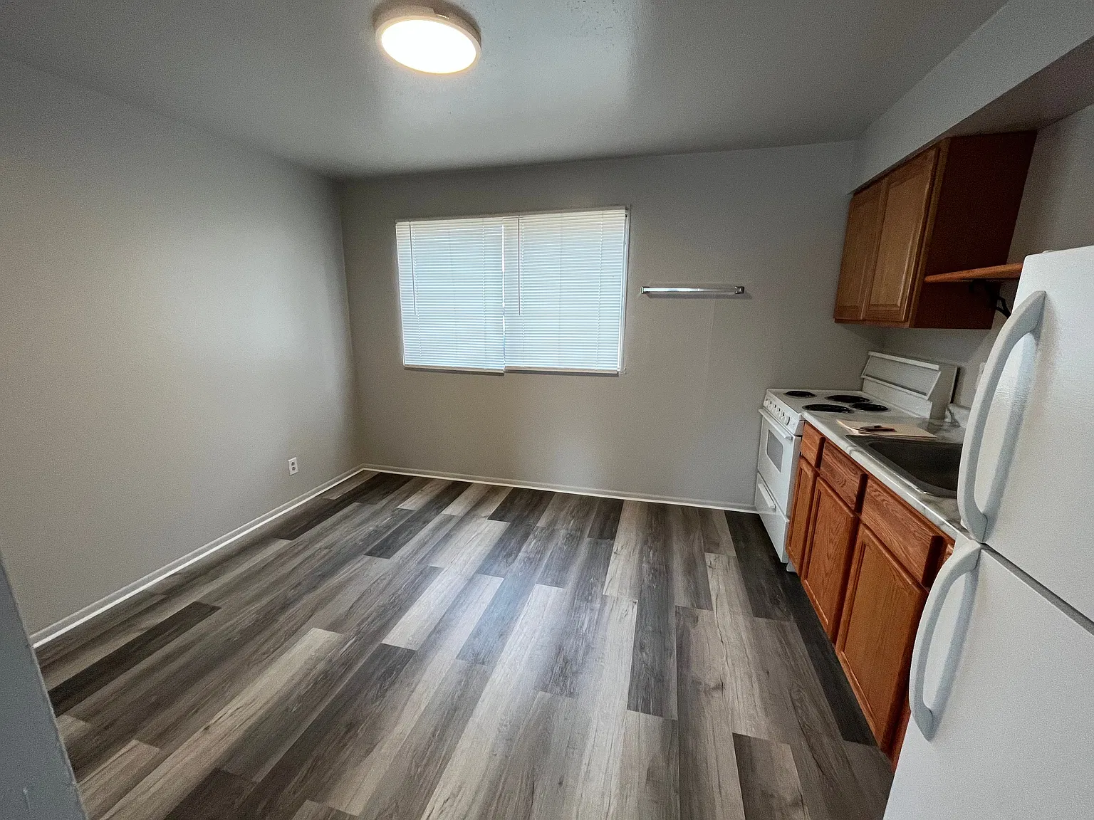 2 bed, 1.0 bath, 750 sqft, $800 — Photo 4