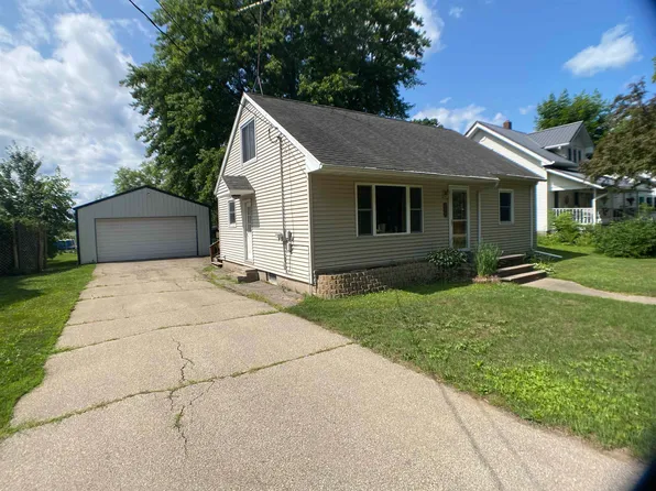155 Picnic St, Tigerton, WI 54486