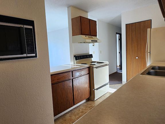 3rd image of 800 11th Ave S #302