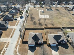 3515 W Sweetgrass Rd, Fayetteville, AR 72704