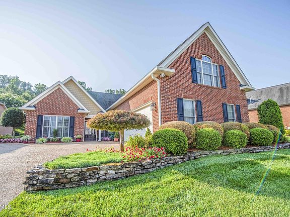 3rd image of 556 Timberline Dr