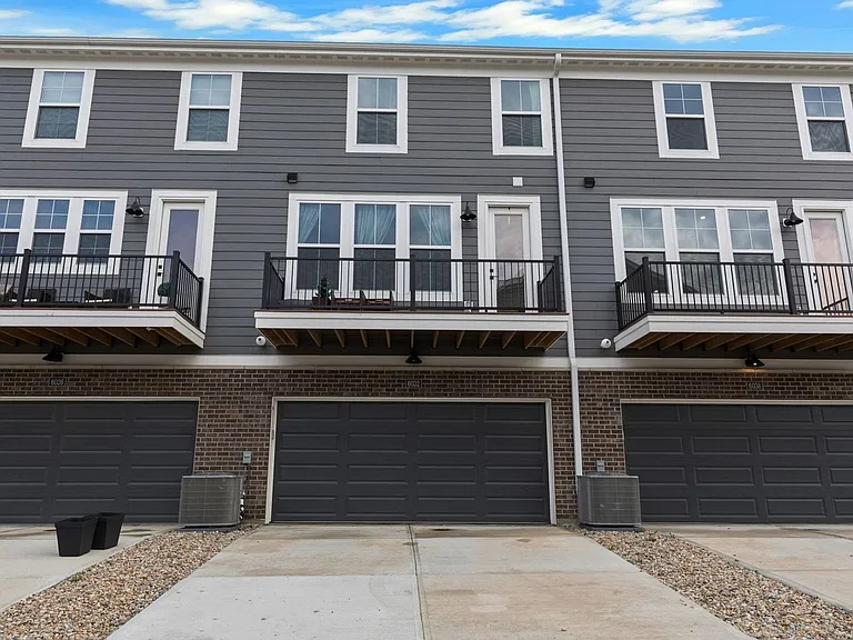 6032 Windsor Dr — Photo 23