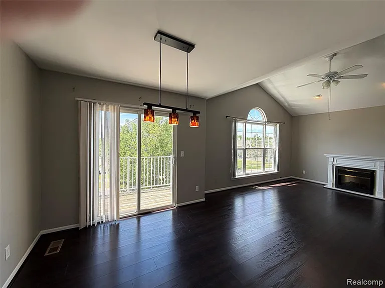 1908 Flagstone Cir — Photo 11