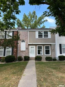120 Carriage Hl, Macomb, IL, 61455