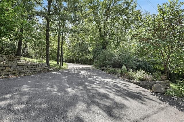 1st image of 315 NE Saint Andrews Cir