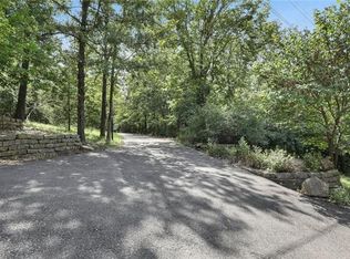 315 NE Saint Andrews Cir, Lees Summit, MO 64064