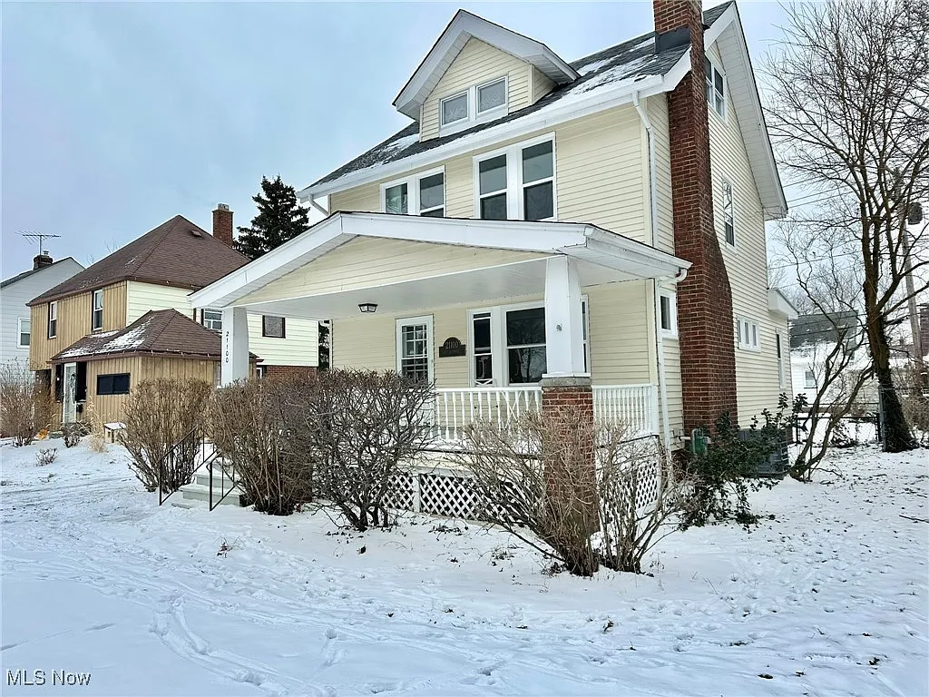 21100 S Lake Shore Blvd photo 1