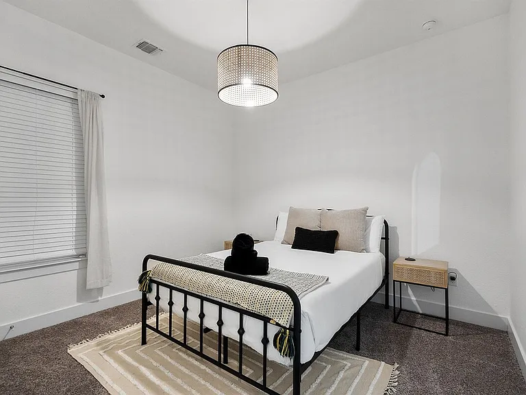 11117 Charger Way — Photo 3